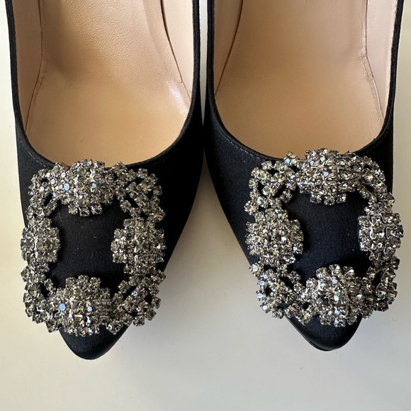 Manolo Blahnik Hangisi - Picture 3 of 8